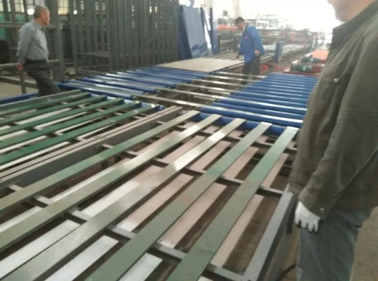 Straw Color Wave Roof Tile Making Machine voor Mgo / Mgcl / Glasvezel Mesh Raw Material
