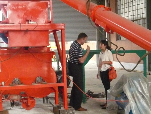 Semi-automatische filterpers met een hydraulisch pneumatisch systeem