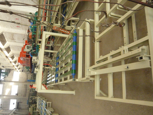1220 mm plaatbreedte Magnesiumoxide plaat Productielijn Hoog vermogen voor geluidsisolatie plaat 1500 vellen per ploeg