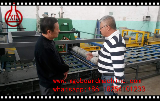 Huis Prefab Magnesiumoxide daktegelmachine / productielijn Ce-certificaat