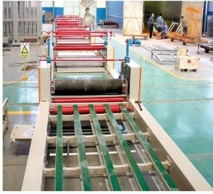 Productielijn voor betonvezelplaten van 1200 mm Voor kwartszandplaten Dichtheid 1,2-1,6 g/cm3