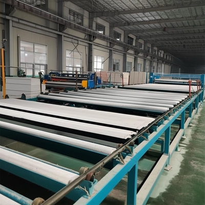 Productielijn voor vezelcementplaten met een lengte van 2400 mm en een breedte van 1200 mm, met een druksterkte ≥20 MPa
